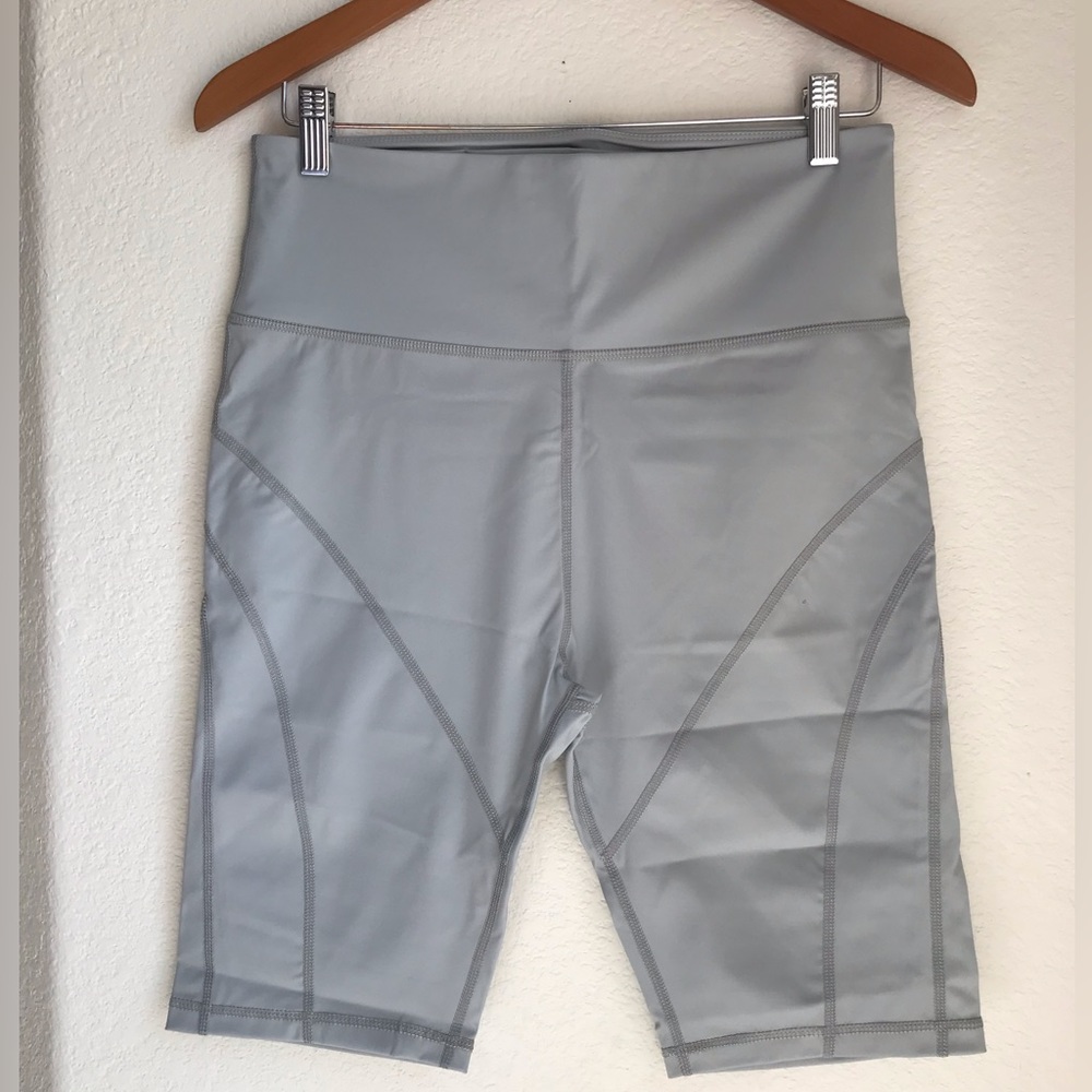 High Waist Biker Shorts Gray Women's size Large Pockets 9" Inseam Soft - Picture 1 of 15